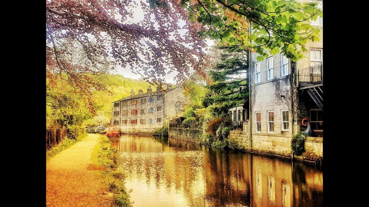 4 Bedroom Period Townhouse In The Heart Of Hebden Hebden Bridge Exterior foto