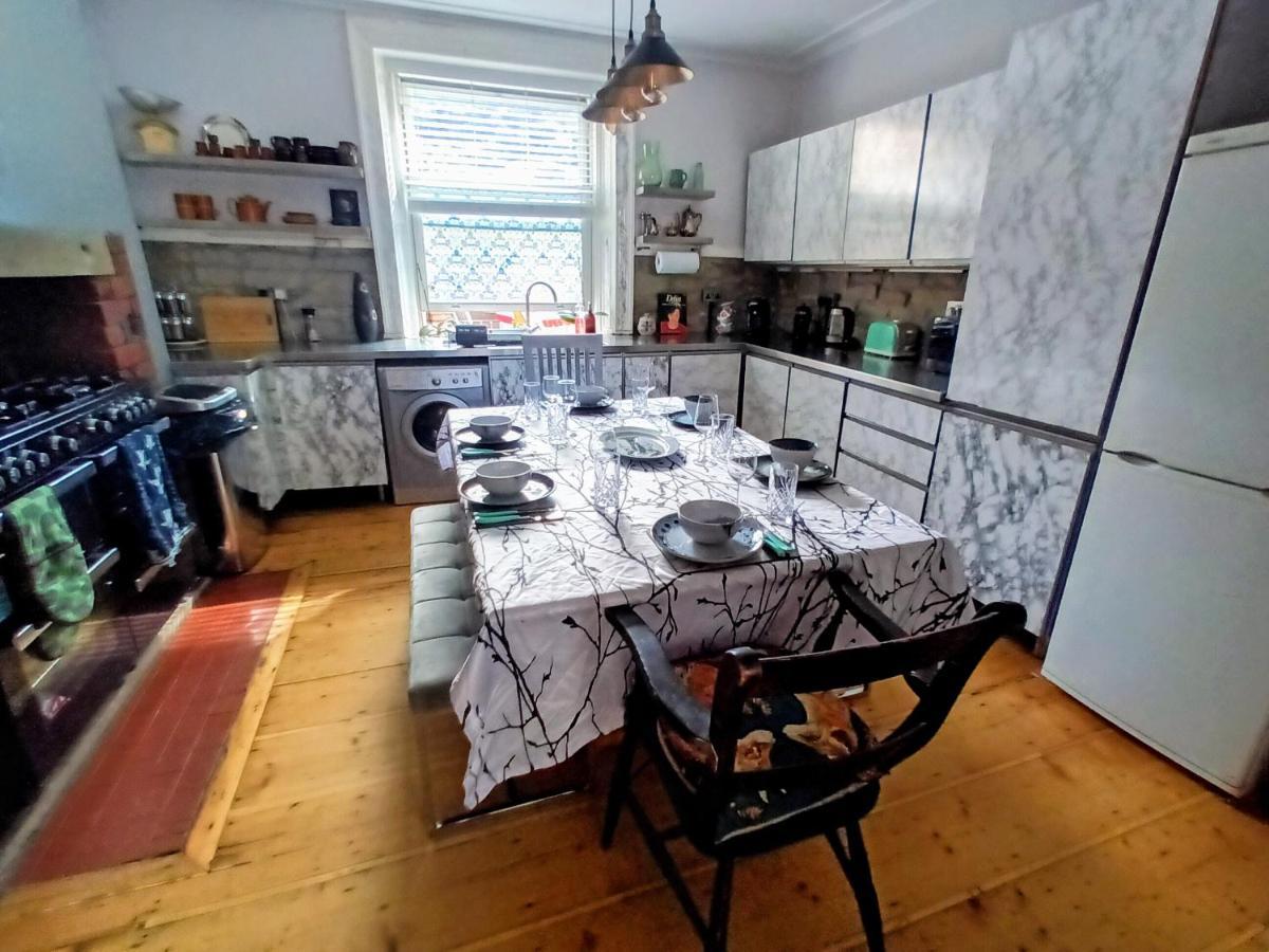 4 Bedroom Period Townhouse In The Heart Of Hebden Hebden Bridge Exterior foto